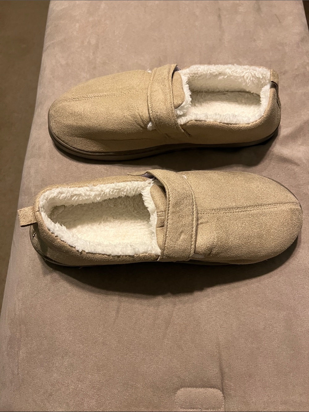 Slippers - unisex - size Large. Soft fabric/comfortable/very clean. No wear.